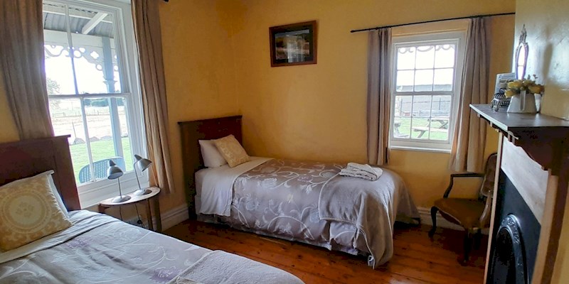 lodge twin room